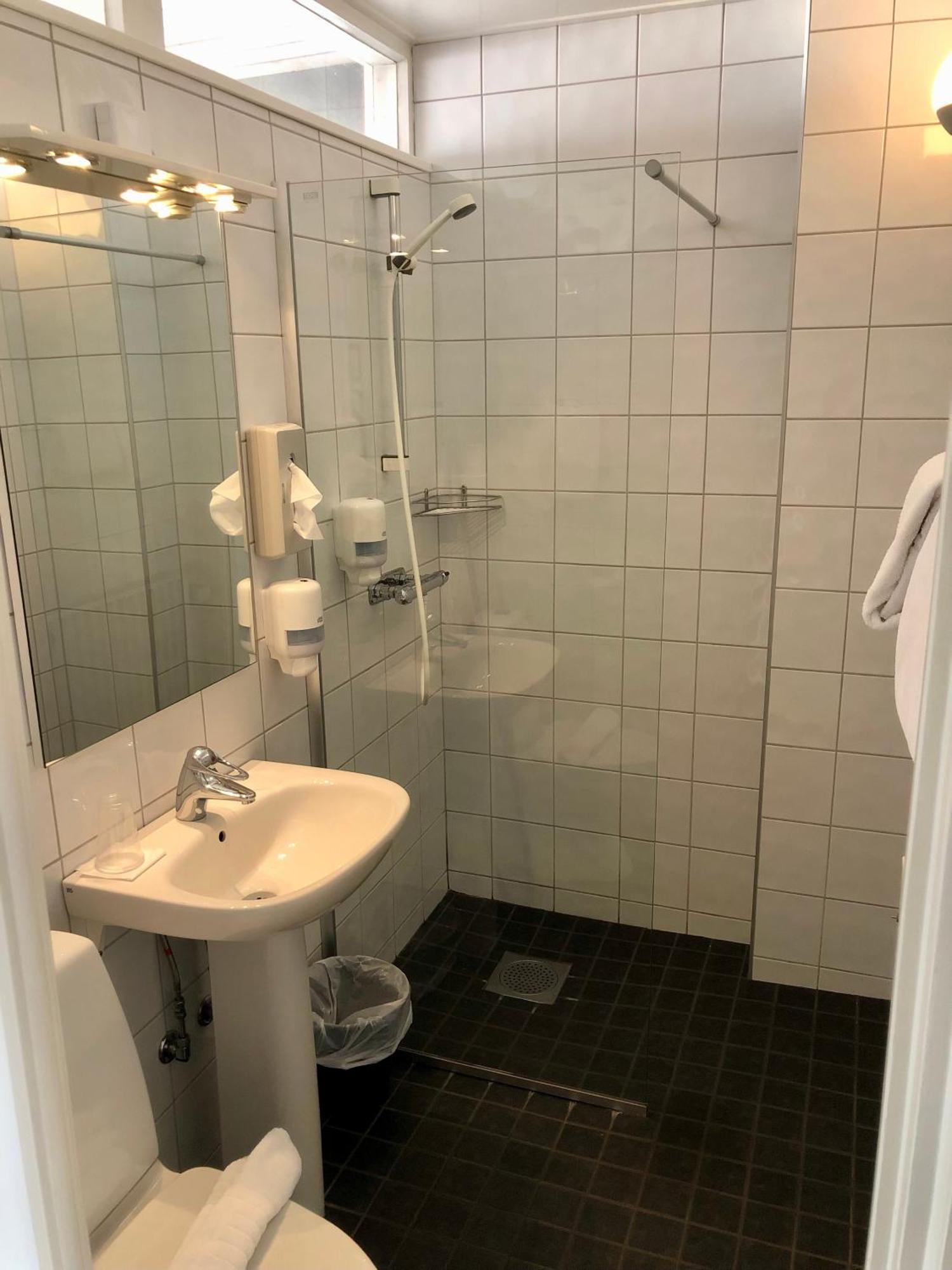 Vaetterleden Hotell & Restaurang Gränna Екстериор снимка