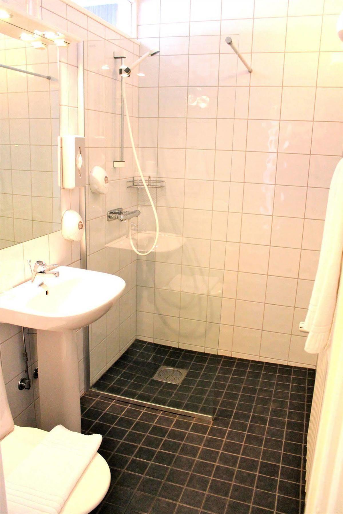Vaetterleden Hotell & Restaurang Gränna Екстериор снимка